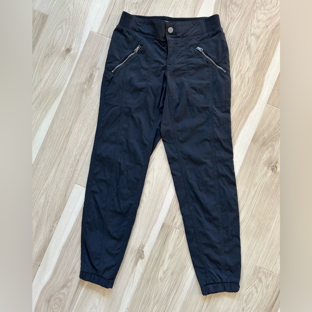 Athleteta cropped joggers. pants. Great condition.